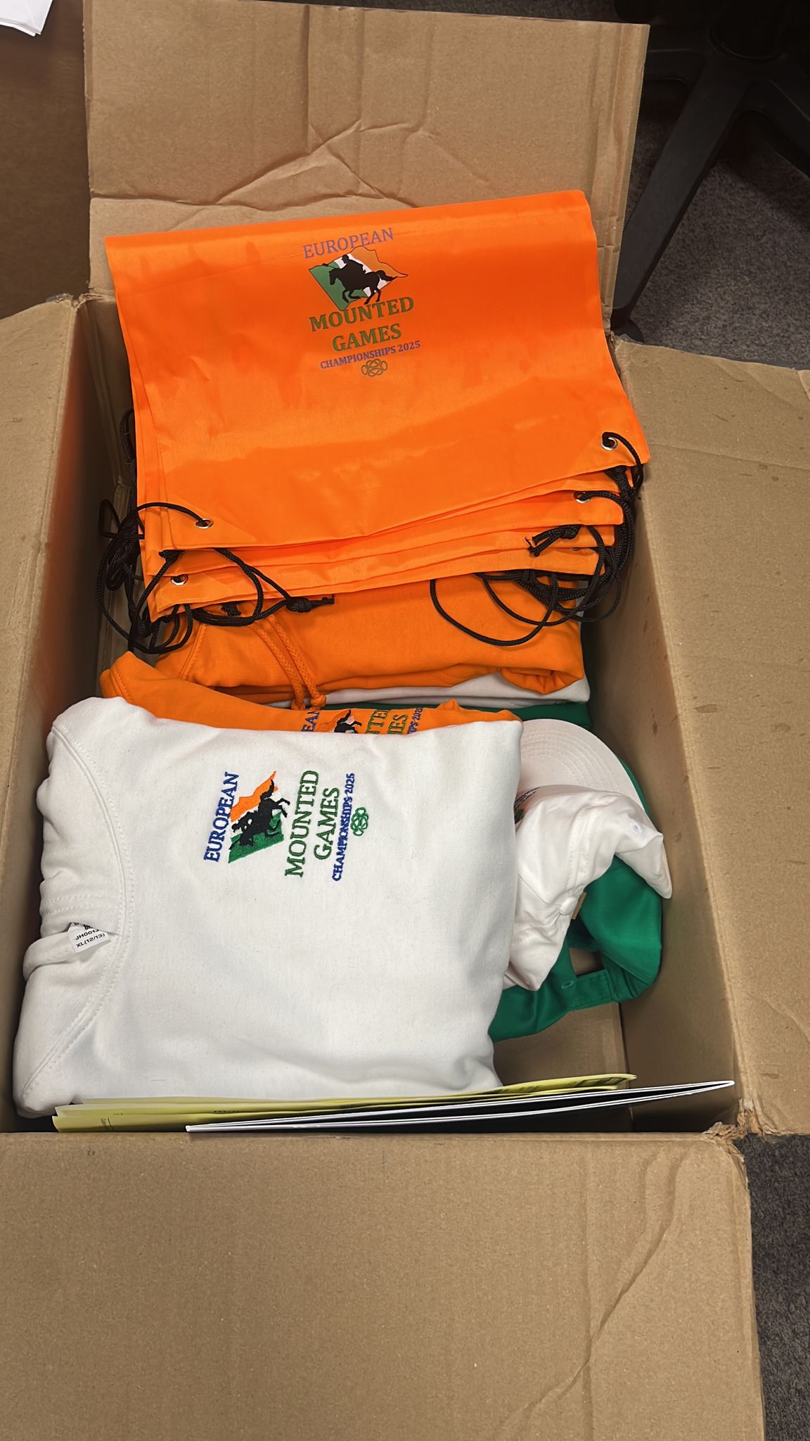Euro 25 Hoodies & Bag