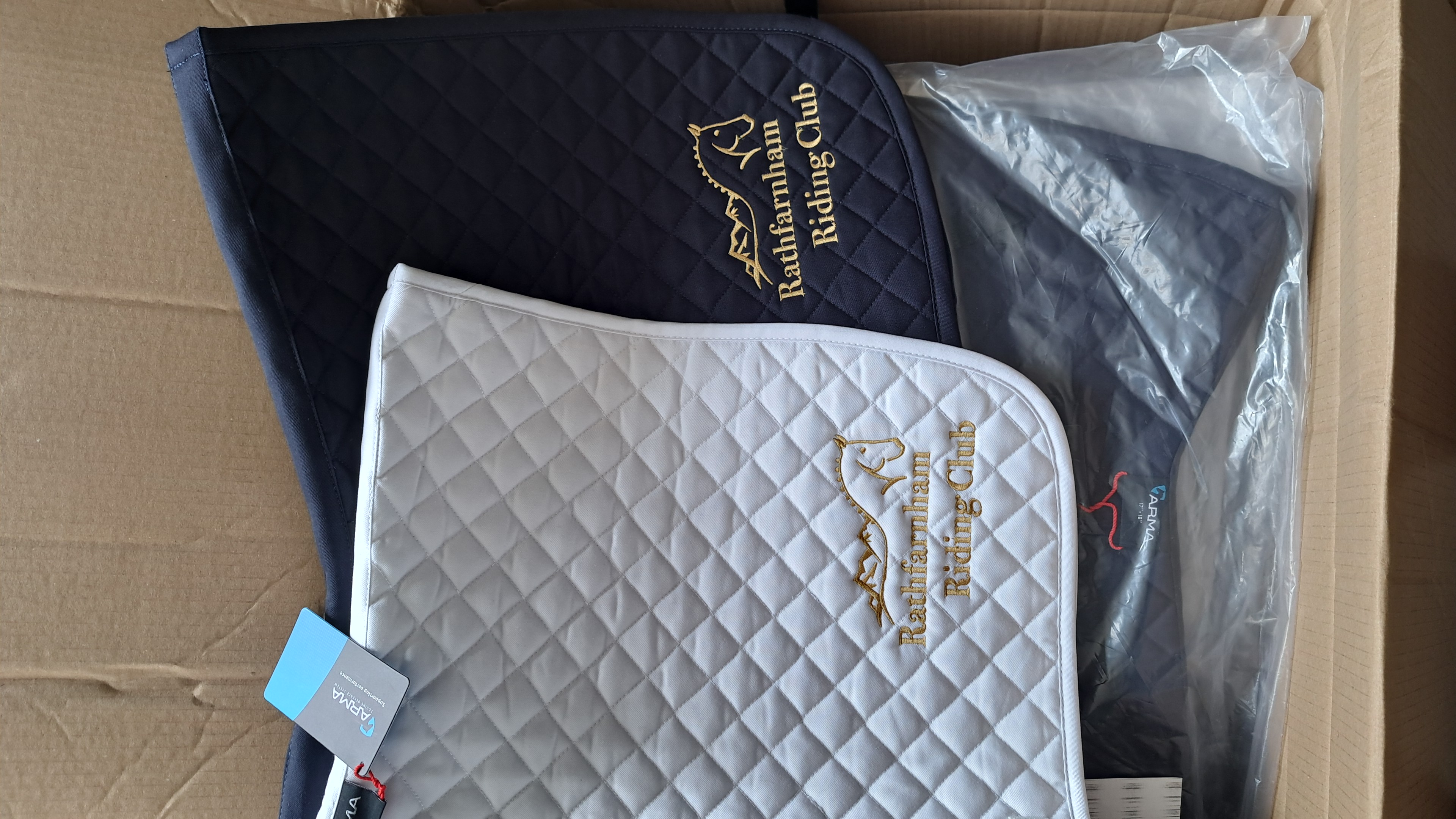 Numnah White and Navy